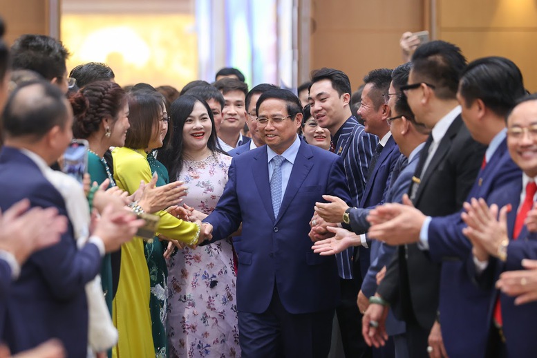 Thủ tướng Chính phủ Phạm Minh Chính chủ trì Hội nghị gặp mặt đại diện doanh nghiệp, doanh nhân tiêu biểu toàn quốc nhân Ngày Doanh nhân Việt Nam (13/10).