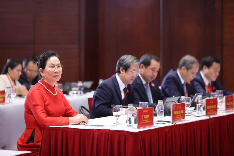 Các đồng chí Ủy viên Trung ương Đảng, Phó Bí thư Đảng ủy Chính phủ, các đồng chí Ủy viên Ban Thường vụ Đảng ủy Chính phủ tham dự họp báo - Ảnh: VGP/Nhật Bắc Các đồng chí Ủy viên Trung ương Đảng, Phó Bí thư Đảng ủy Chính phủ, các đồng chí Ủy viên Ban Thường vụ Đảng ủy Chính phủ tham dự họp báo - Ảnh: VGP/Nhật Bắc