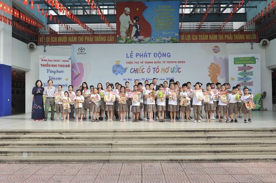 Lễ phát động tại trường Tiểu học Văn Chương, Hà Nội