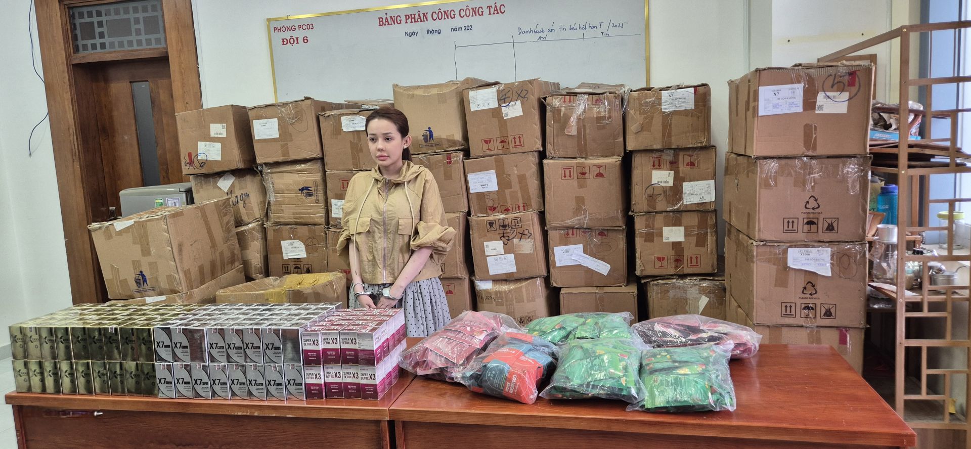 Ngân và các tang vật có liên quan