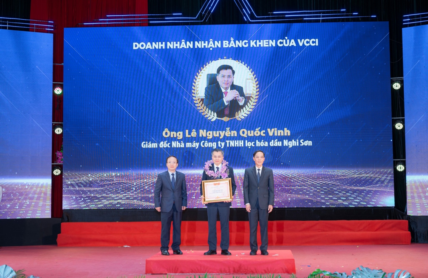 Ông Lê Nguyễn Quốc Vinh nhận Bằng khen “Doanh nhân tiêu biểu tỉnh Thanh Hóa năm 2025” Ông Lê Nguyễn Quốc Vinh nhận Bằng khen “Doanh nhân tiêu biểu tỉnh Thanh Hóa năm 2025”