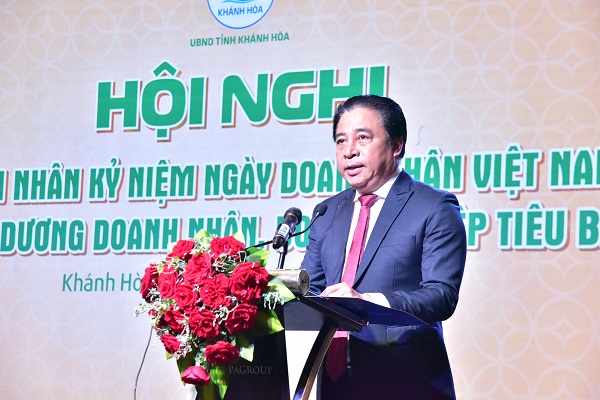 Ông Nguyễn Khắc Toàn - Phó Bí thư Tỉnh ủy, Chủ tịch UBND tỉnh đã phát biểu chào mừng Hội nghị