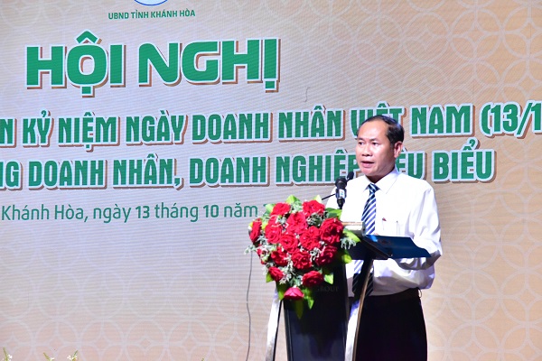 Ông Nguyễn Hoàng Sơn – Phó Giám đốc Sở Tài chính báo cáo