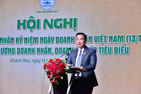 Ông Nguyễn Thanh Hồng – Chủ tịch Hội đồng thành viên Công ty TNHH Kim Song Mã , Chủ tịch Hội Doanh nhân Ninh Thuận phát biểu
