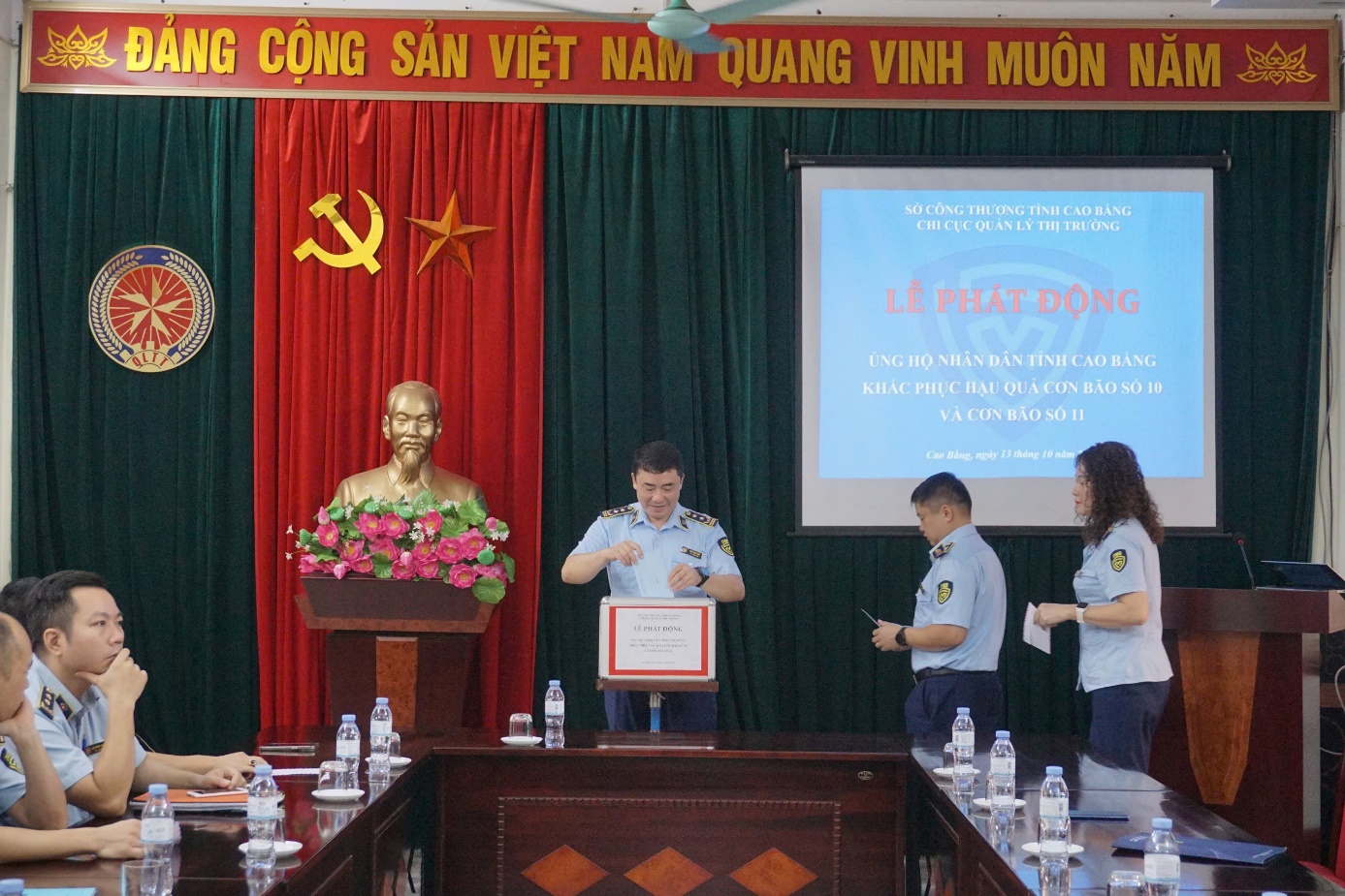 Chi cục QLTT Cao Bằng phát động ủng hộ Nhân dân khắc phục hậu quả sau bão lũ