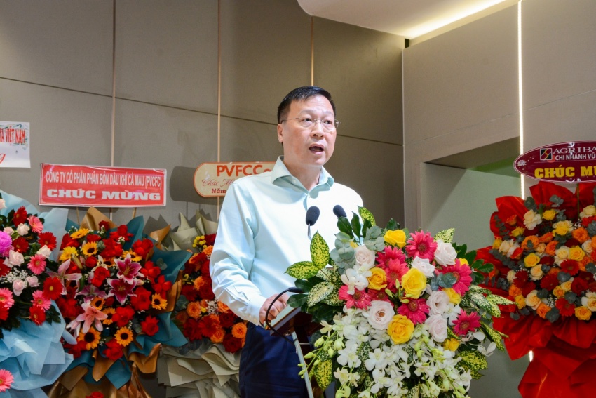 Phó Trưởng Ban Quản trị Nguồn nhân lực Petrovietnam Trịnh Tuấn Anh: đánh giá cao sự chủ động và tiên phong của PV College, đặc biệt trong chuẩn bị đội ngũ giảng viên, chương trình và cơ sở vật chất để phục vụ đào tạo các lĩnh vực năng lượng mới như điện gió, điện hạt nhân và các dự án năng lượng khác