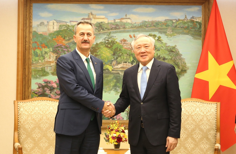 Phó Thủ tướng Thường trực Chính phủ Nguyễn Hòa Bình tiếp Chủ tịch Cơ quan Công nghiệp quốc phòng Thổ Nhĩ Kỳ Haluk Gorgun - Ảnh: VGP/Nguyễn Hoàng Phó Thủ tướng Thường trực Chính phủ Nguyễn Hòa Bình tiếp Chủ tịch Cơ quan Công nghiệp quốc phòng Thổ Nhĩ Kỳ Haluk Gorgun - Ảnh: VGP/Nguyễn Hoàng