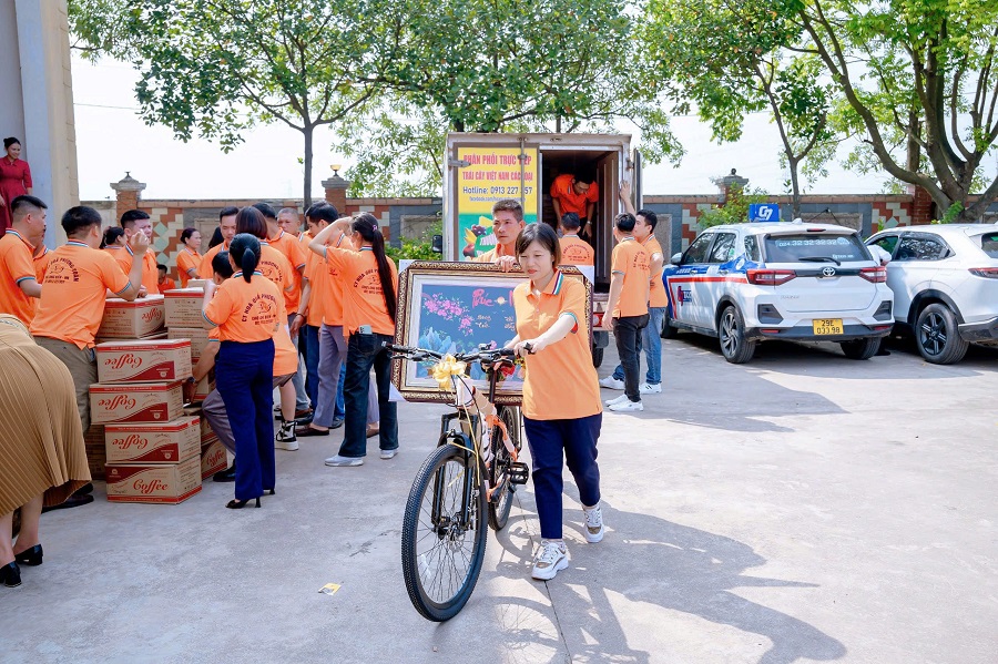 Buổi lễ kỷ niệm 40 năm thành lập của công ty, Tổng giám đốc Nguyễn Thị Phương đã thể hiện sự biết ơn sâu sắc tới tập thể công nhân, người lao động đã và đang làm việc cho công ty