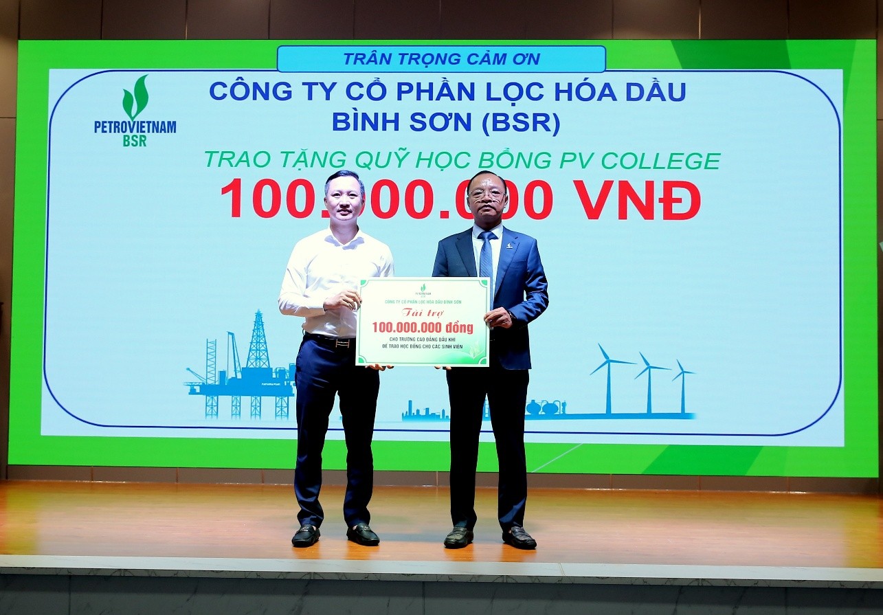BSR trao tặng 100 triệu đồng học bổng cho sinh viên Trường Cao đẳng Dầu khí