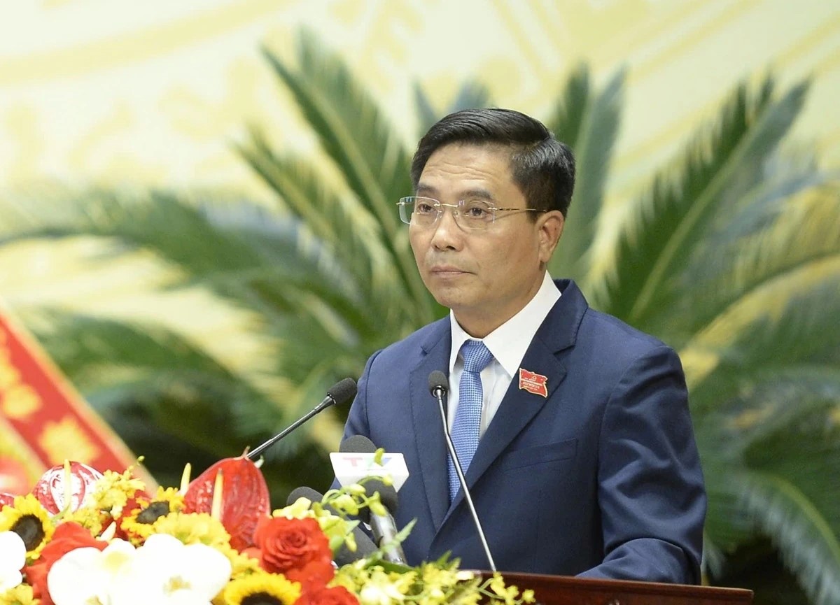 Đồng chí Nguyễn Doãn Anh, Ủy viên Trung ương Đảng, Bí thư Tỉnh ủy trình bày diễn văn khai mạc Đại hội.