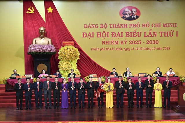 16 ủy viên Ủy ban Kiểm tra Thành ủy TP. HCM ra mắt Đại hội 16 ủy viên Ủy ban Kiểm tra Thành ủy TP. HCM ra mắt Đại hội