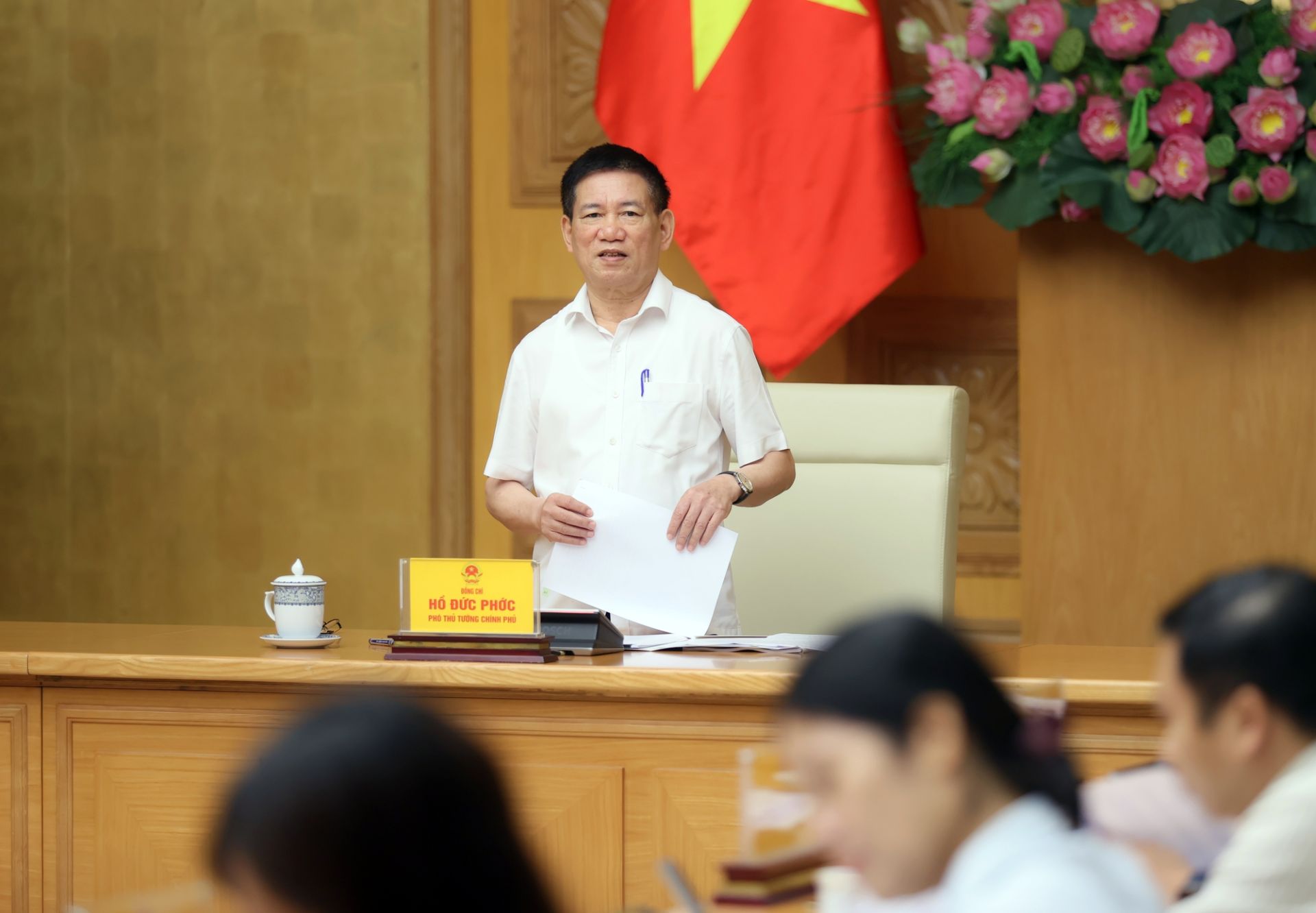 Phó Thủ tướng chỉ đạo tập trung xây dựng, hoàn thiện các văn bản quy pháp luật về phòng, chống rửa tiền, tài trợ khủng bố và tài trợ phổ biến vũ khí hủy diện hàng loạt; triển khai các giải pháp phòng, chống rửa tiền trong các giao dịch trên các sàn bất động sản, sàn tiền ảo… (Ảnh: VGP/Trần Mạnh) Phó Thủ tướng chỉ đạo tập trung xây dựng, hoàn thiện các văn bản quy pháp luật về phòng, chống rửa tiền, tài trợ khủng bố và tài trợ phổ biến vũ khí hủy diện hàng loạt; triển khai các giải pháp phòng, chống rửa tiền trong các giao dịch trên các sàn bất động sản, sàn tiền ảo… (Ảnh: VGP/Trần Mạnh)