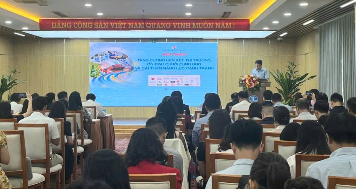 Quang cảnh Hội thảo “Tăng cường liên kết thị trường, ổn định chuỗi cung ứng và cải thiện năng lực cạnh tranh” (Ảnh Thanh Thanh) Quang cảnh Hội thảo “Tăng cường liên kết thị trường, ổn định chuỗi cung ứng và cải thiện năng lực cạnh tranh” (Ảnh Thanh Thanh)