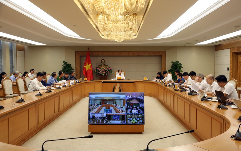 Phó Thủ tướng đề nghị cuộc họp tập trung làm rõ các nội dung cốt lõi: Sản phẩm cần đạt được của cơ sở dữ liệu đất đai; phương thức thực hiện... - Ảnh: VGP/Minh Khôi Phó Thủ tướng đề nghị cuộc họp tập trung làm rõ các nội dung cốt lõi: Sản phẩm cần đạt được của cơ sở dữ liệu đất đai; phương thức thực hiện... - Ảnh: VGP/Minh Khôi