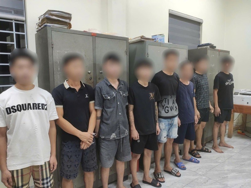 Hưng Yên: Phát hiện 18 đối tượng dương tính ma tuý trong quán Karaoke