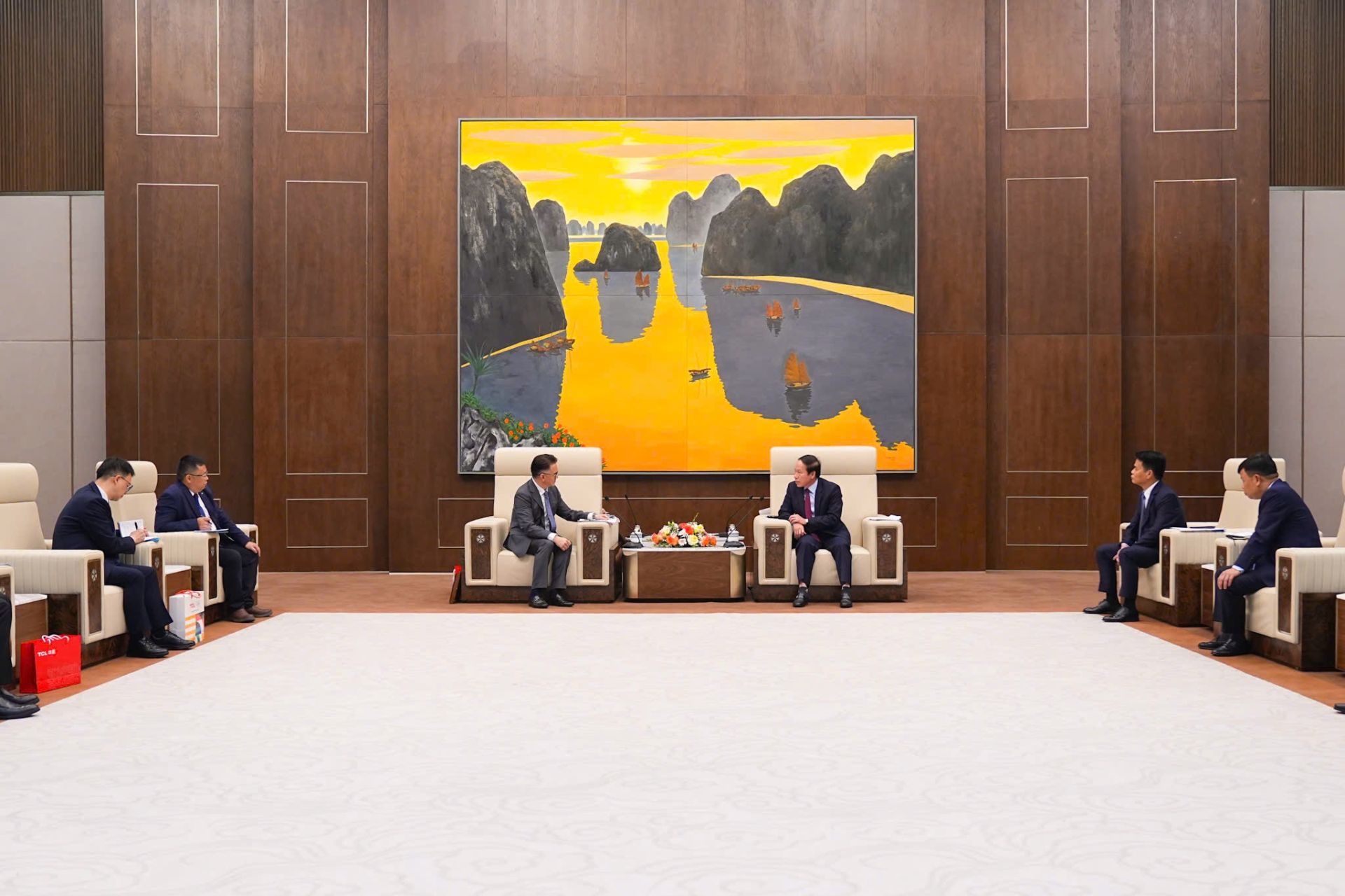 Quang cảnh buổi tiếp. Quang cảnh buổi tiếp.