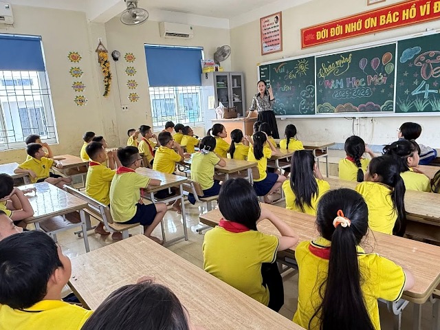 Nghệ An triển khai mô hình dạy Tiếng Anh trực tuyến liên trường