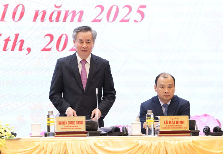 Phó Trưởng Ban Tổ chức Trung ương Nguyễn Quang Dương cung cấp thông tin tại họp báo - Ảnh: VGP/Toàn Thắng