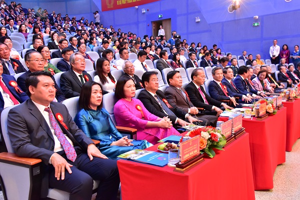 Đại biểu đến dự