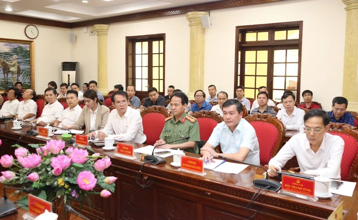 Các đại biểu tham dự buổi họp báo Các đại biểu tham dự buổi họp báo