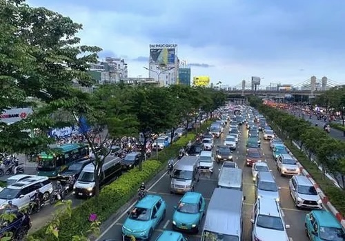 TP. HCM đẩy nhanh lộ trình chuyển đổi phương tiện giao thông công cộng xanh