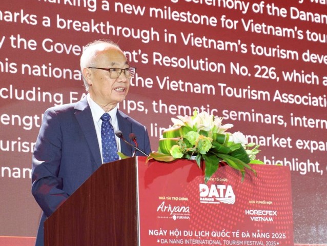 Ông Vũ Thế Bình, Chủ tịch Hiệp hội Du lịch Việt Nam phát biểu tại Ngày hội Du lịch Quốc tế Đà Nẵng 2025.