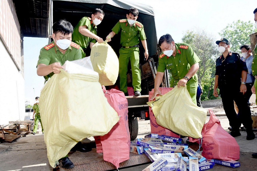 An Giang tăng cường cao điểm chống buôn lậu, gian lận thương mại và hàng giả dịp cuối năm