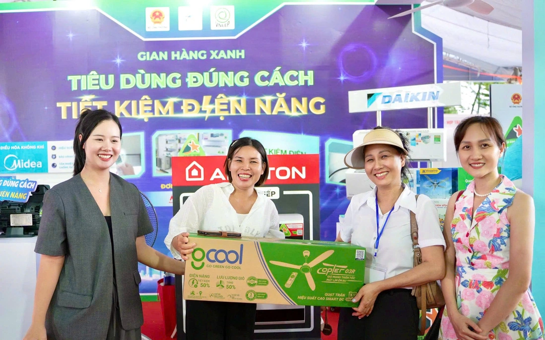 Gian hàng Xanh được tổ chức tại Trung tâm thương mại Royal City.