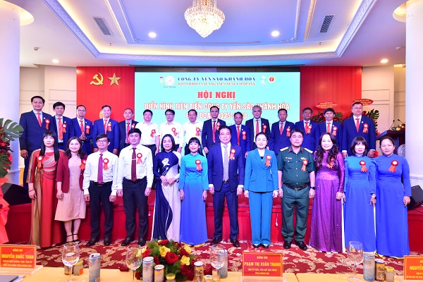 L&atilde;nh đạo tỉnh xuống dự Hội nghị điển h&igrave;nh ti&ecirc;n tiến của C&ocirc;ng ty, động vi&ecirc;n kịp thời phong tr&agrave;o thi đua của C&ocirc;ng ty Yến s&agrave;o Kh&aacute;nh H&ograve;a