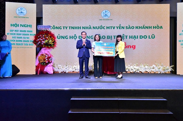 Công ty Yến sào Khánh Hòa luôn đi đều trong các hoạt động thiện nguyện xã hội, ủng hộ đồng bào các địa phương bị thiệt hại do bão lụt gây ra Công ty Yến sào Khánh Hòa luôn đi đều trong các hoạt động thiện nguyện xã hội, ủng hộ đồng bào các địa phương bị thiệt hại do bão lụt gây ra