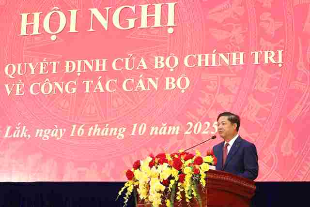 Ông Lương Nguyễn Minh Triết - Ủy viên dự khuyết Trung ương Đảng - Bí thư Tỉnh ủy Đắk Lắk phát biểu hội nghị. Ảnh: Kim Bảo