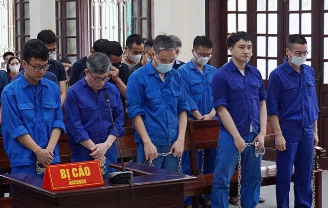 Nhóm bị cáo tại phiên tòa