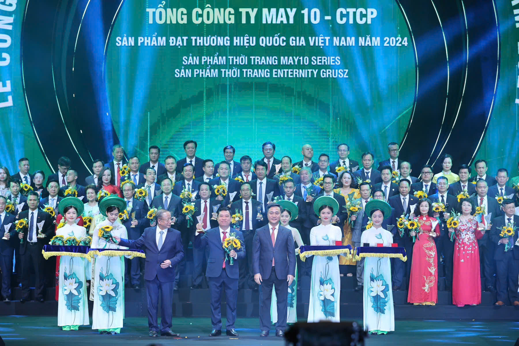 Những sản phẩm “Vươn mình tiến vào kỷ nguyên xanh” - Bài 72: Thời trang May 10 Series