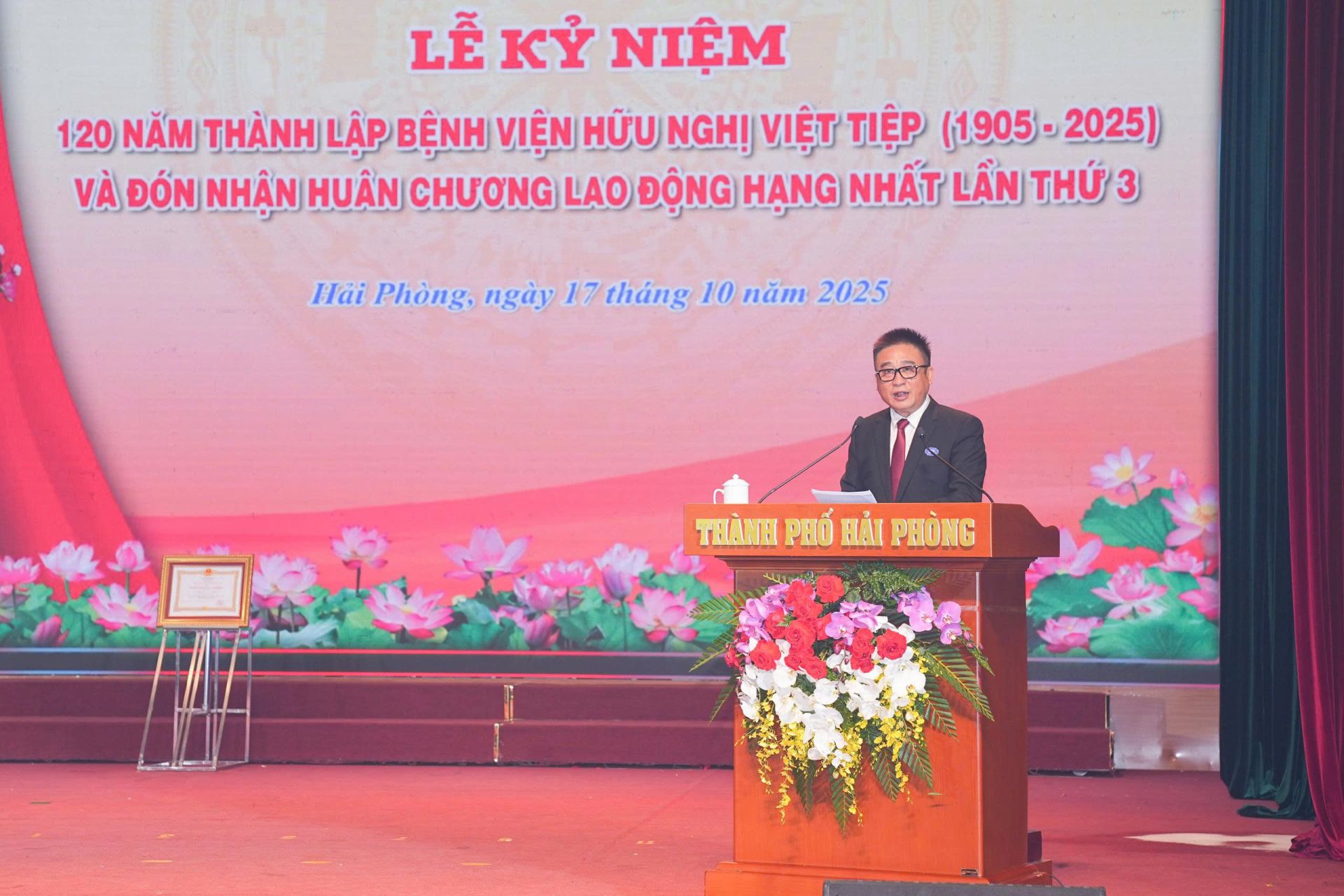 TS.BS. Đỗ Mạnh Thắng, Giám đốc Bệnh viện thông tin về chặng đường hình thành và phát triển của Bệnh viện.