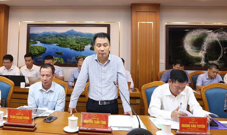 Chủ tịch HĐTV EVNNPT Nguyễn Tuấn Tùng đề nghị UBND tỉnh Phú Thọ tạo điều kiện thuận lợi để sớm triển khai các dự án truyền tải điện cấp bách trên địa bàn - Ảnh: VGP/Toàn Thắng