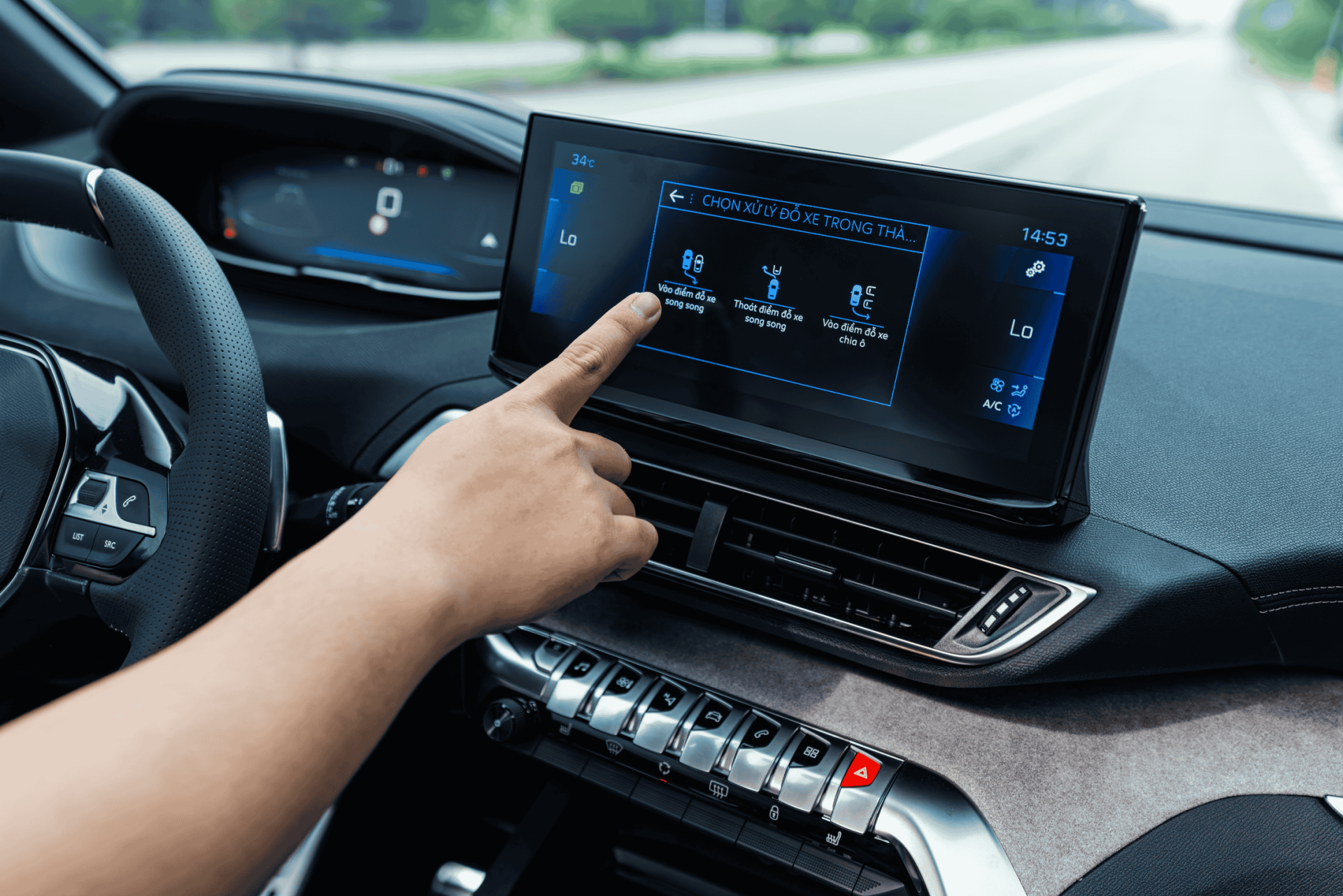 Bộ đôi SUV được trang bị thêm nhiều tính năng an toàn giúp chủ sở hữu an tâm tận hưởng mọi hành trình