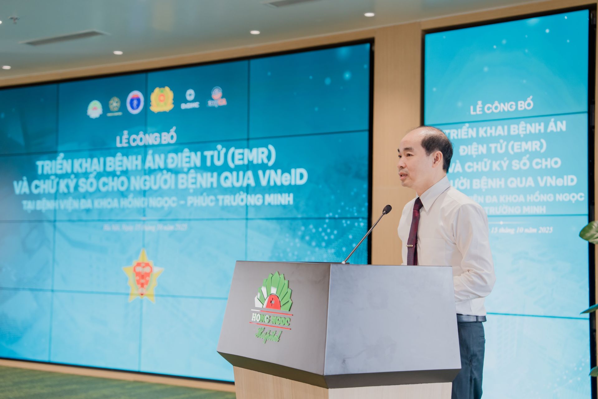 TS.BS. Nguyễn Đình Hưng, Phó Giám đốc phụ trách Sở Y tế Hà Nội phát biểu tại sự kiện