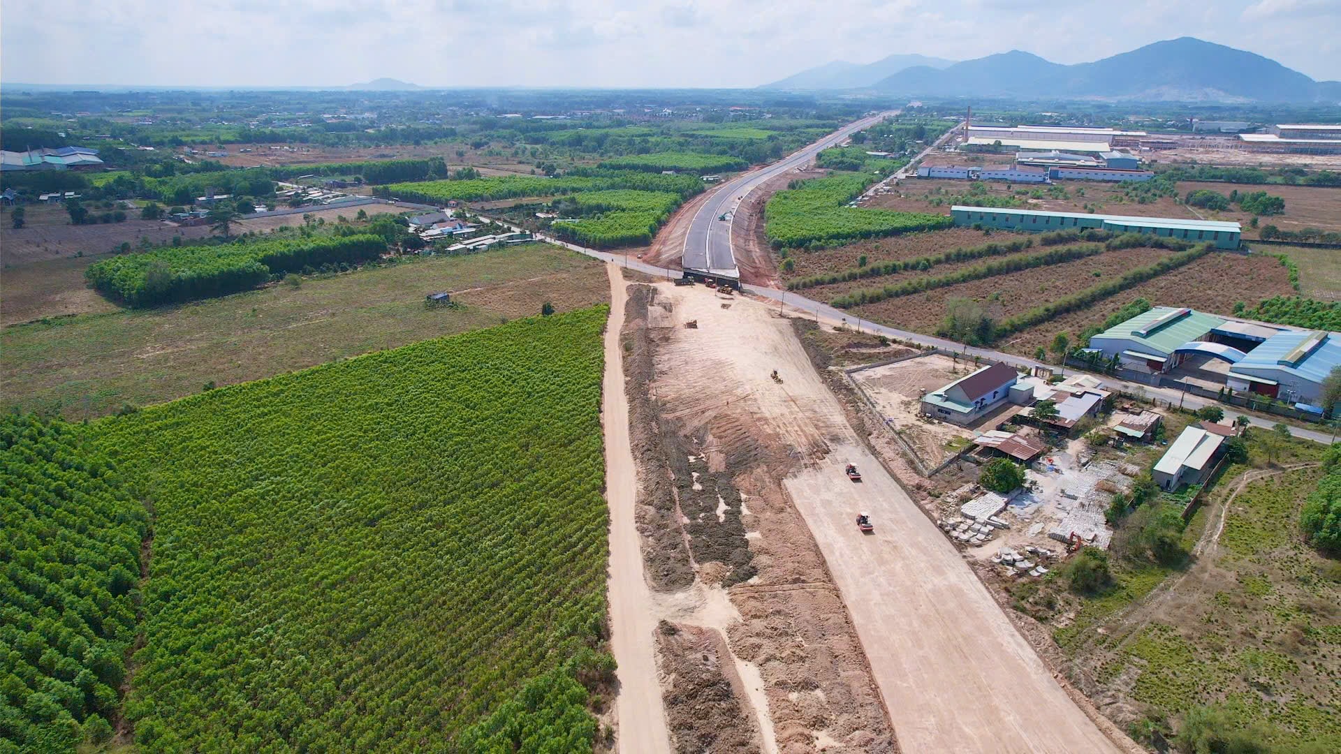 Đồng Nai thúc đẩy giải phóng mặt bằng tại 302 dự án: Quyết tâm cao, tiến độ gấp rút