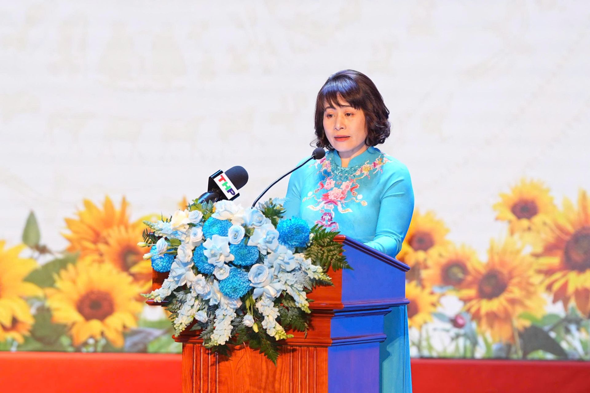 Đồng chí Phạm Thị Thu Hiền, Phó Chủ tịch Uỷ ban MTTQ Việt Nam thành phố, Chủ tịch Hội Liên hiệp Phụ nữ thành phố phát biểu. Đồng chí Phạm Thị Thu Hiền, Phó Chủ tịch Uỷ ban MTTQ Việt Nam thành phố, Chủ tịch Hội Liên hiệp Phụ nữ thành phố phát biểu.