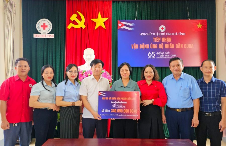 Cán bộ và nhân dân phường Sông Trí ủng hộ hơn 340 triệu đồng cho người dân Cuba.