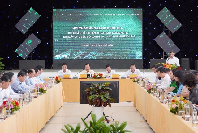 Quang cảnh hội thảo khoa học 'Đột phá phát triển khoa học, công nghệ, thúc đẩy chuyển đổi xanh và phát triển bền vững' diễn ra tại tỉnh Quảng Trị.