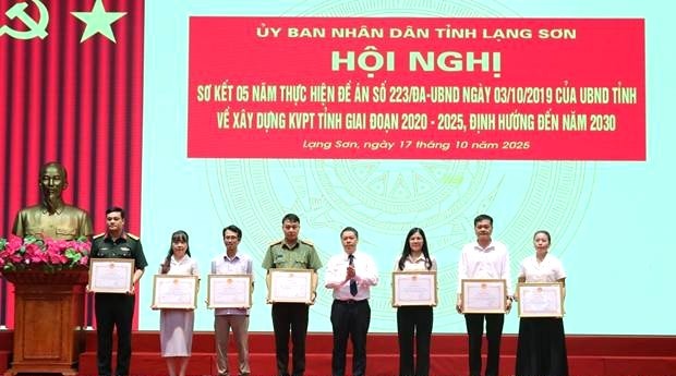 Lạng Sơn: Xây dựng khu vực phòng thủ vững chắc, toàn diện