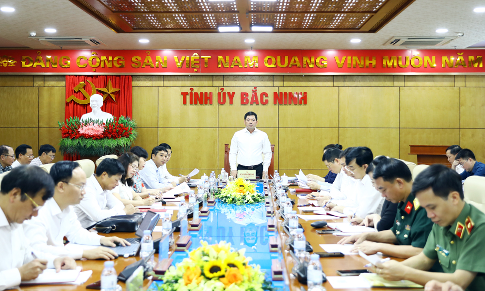 Đồng chí Nguyễn Hồng Thái, Ủy viên Trung ương Đảng, Bí thư Tỉnh ủy chủ trì. Đồng chí Nguyễn Hồng Thái, Ủy viên Trung ương Đảng, Bí thư Tỉnh ủy chủ trì.