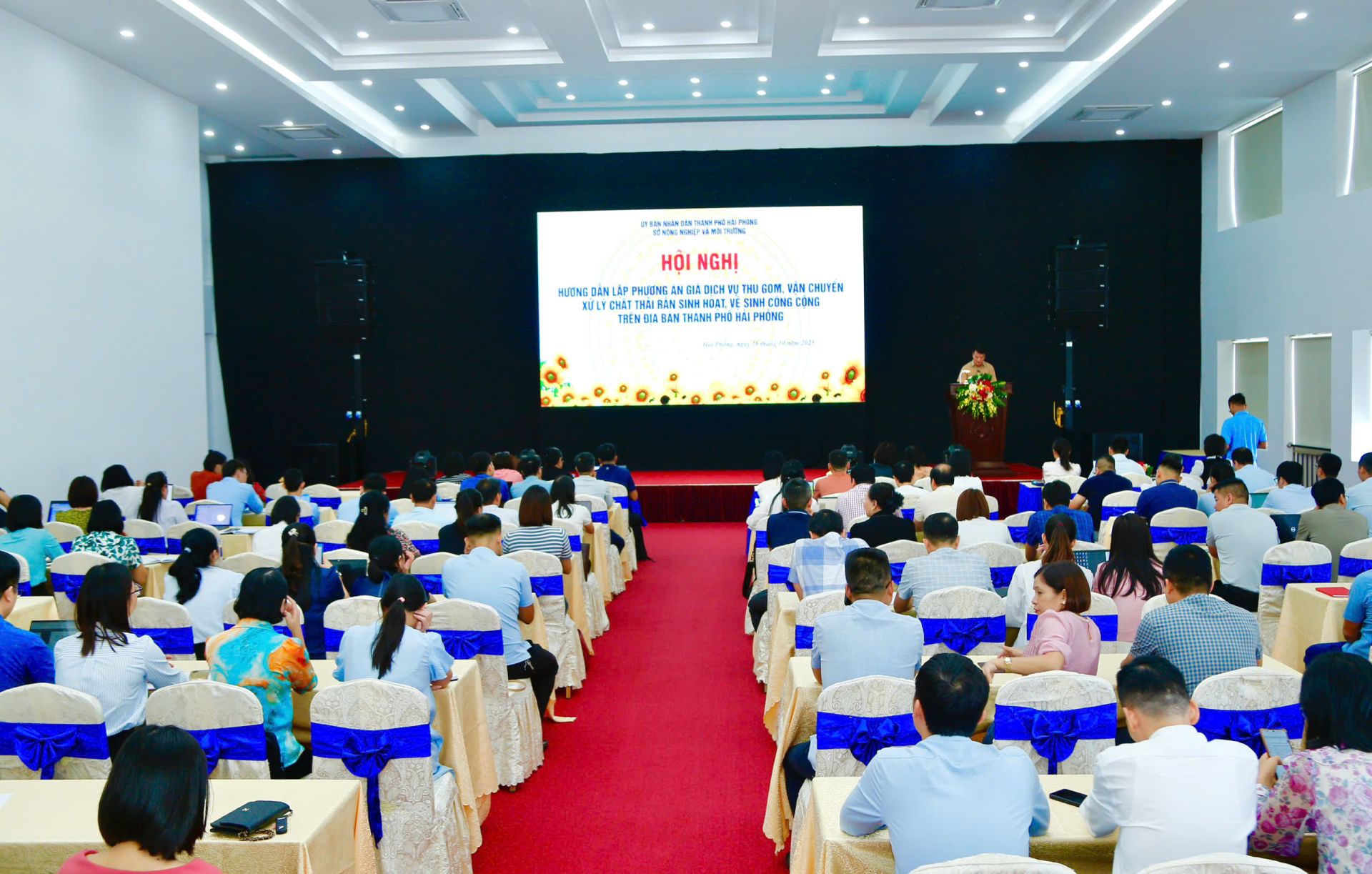 Quang cảnh hội nghị.