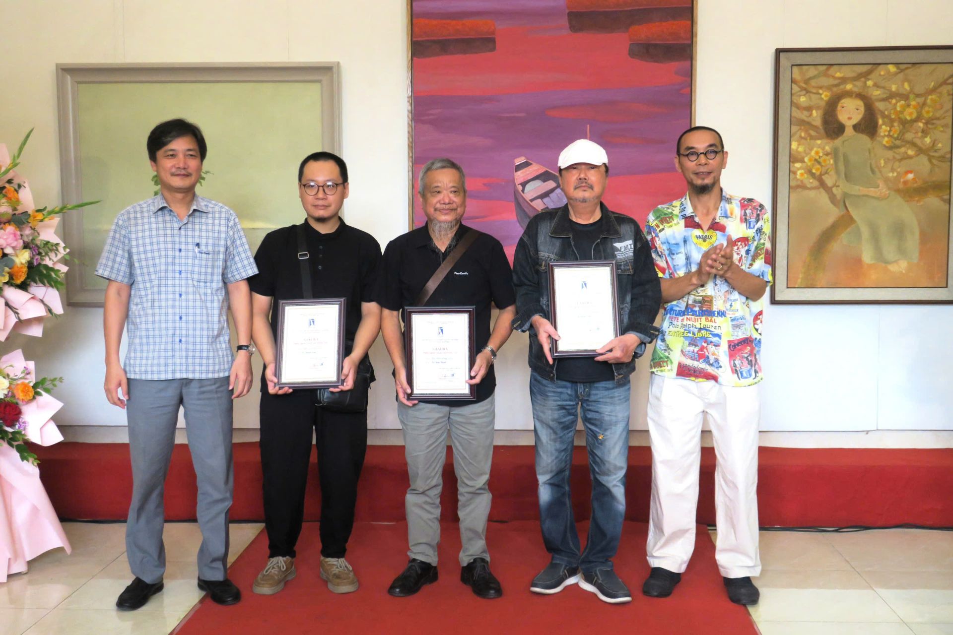 Các tác giả đạt giải Ba.