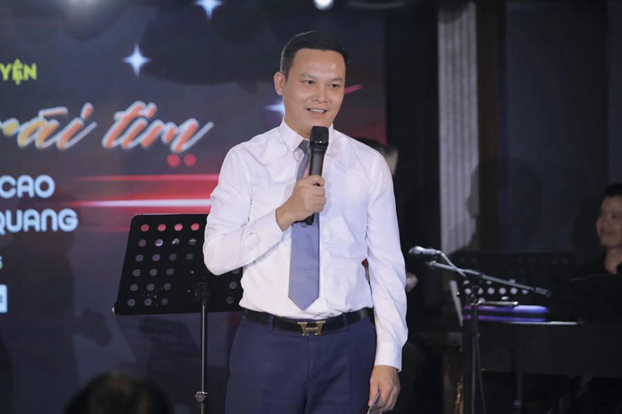 Nhà báo Hoàng Vững - Tổng Biên tập Tạp chí Tiếp thị & Gia đình, Trưởng Ban tổ chức phát biểu tại sự kiện.