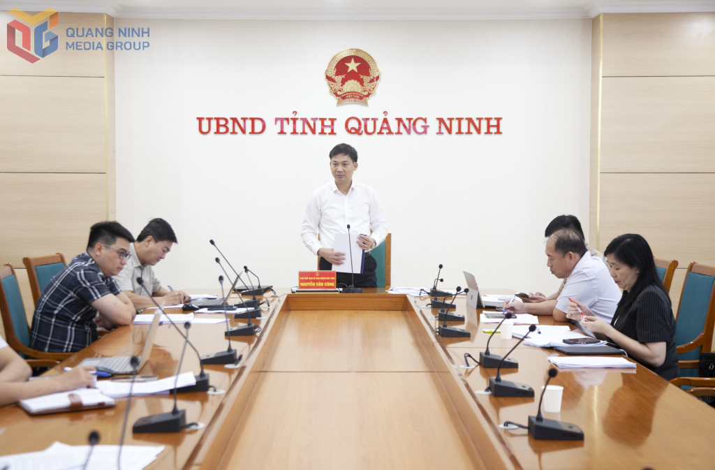 Ông Nguyễn Văn Công, Phó Chủ tịch UBND tỉnh Quảng Ninh, chủ trì cuộc họp. Ông Nguyễn Văn Công, Phó Chủ tịch UBND tỉnh Quảng Ninh, chủ trì cuộc họp.