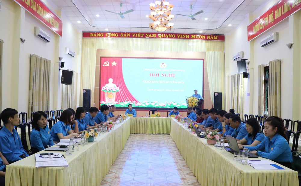 Hội nghị Ban chấp h&agrave;nh Li&ecirc;n đo&agrave;n Lao động tỉnh L&agrave;o Cai chuẩn bị cho c&ocirc;ng t&aacute;c đại hội c&ocirc;ng đo&agrave;n c&aacute;c cấp nhiệm kỳ 2025-2030. Ảnh: Huyền Th&uacute;y