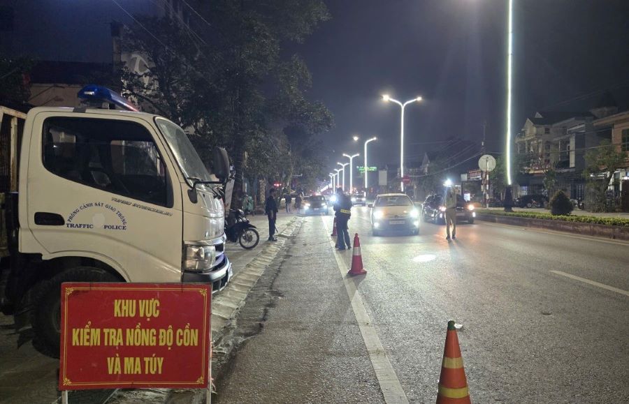 Quảng Trị: Đồng loạt ra quân xử lý vi phạm nồng độ cồn trên địa bàn toàn tỉnh