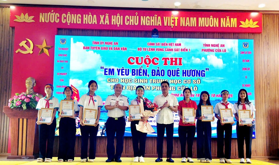 Bộ Tư lệnh Vùng Cảnh sát biển 1 tổ chức Cuộc thi “Em yêu biển, đảo quê hương” tại phường Cửa Lò